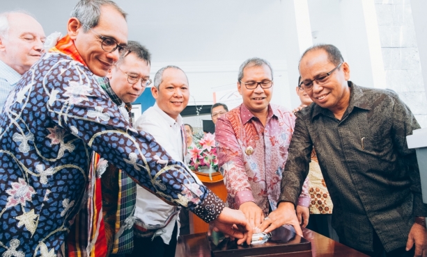 Persembahan untuk Lalu Lintas Kota Makassar : Jembatan Tallo…