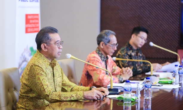 Public Expose of PT Nusantara Infrastructure Tbk: Strengthen…
